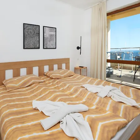 Infinity Terrace Sea View Apartment Nessebar 1Br דירה נסבר