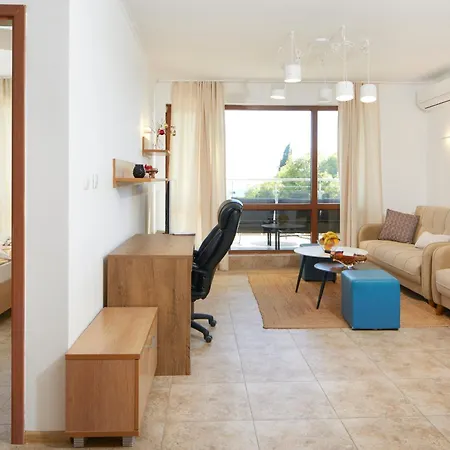 Infinity Terrace Sea View Apartment Nessebar 1Br נסבר