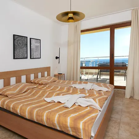 Infinity Terrace Sea View Apartment Nessebar 1Br * נסבר